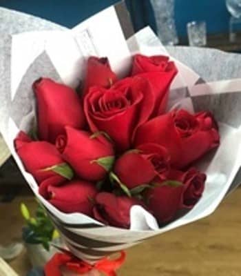 Valentine Love - Dozen Medium Stem Roses Bouquet